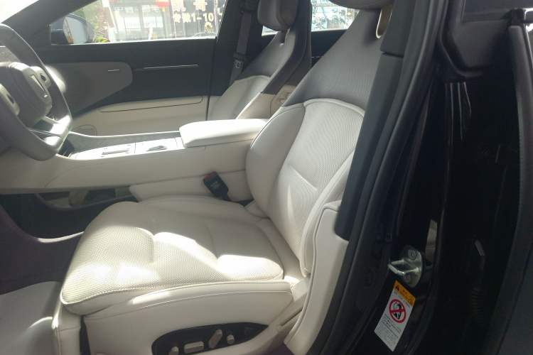 Used Avatr 12 2025 Max Extended-Range Edition Left Front Seat