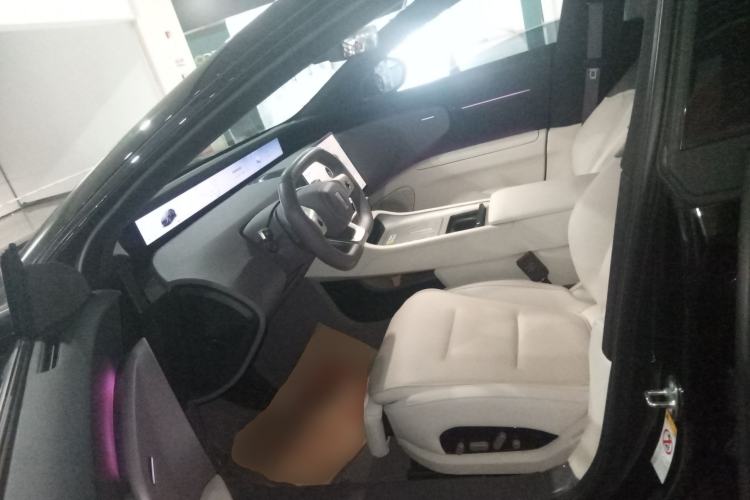 Used Avatr 12 2025 Ultra Extended-Range Edition Left Front Seat