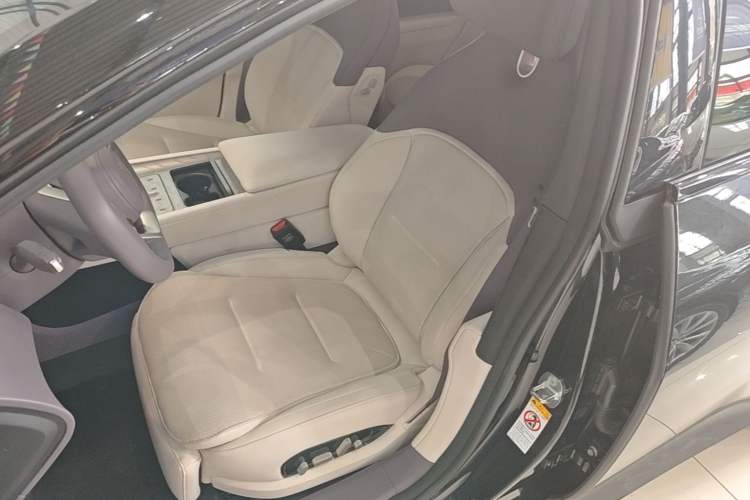 Used Avatr 12 2025 Max Extended-Range Edition Left Front Seat