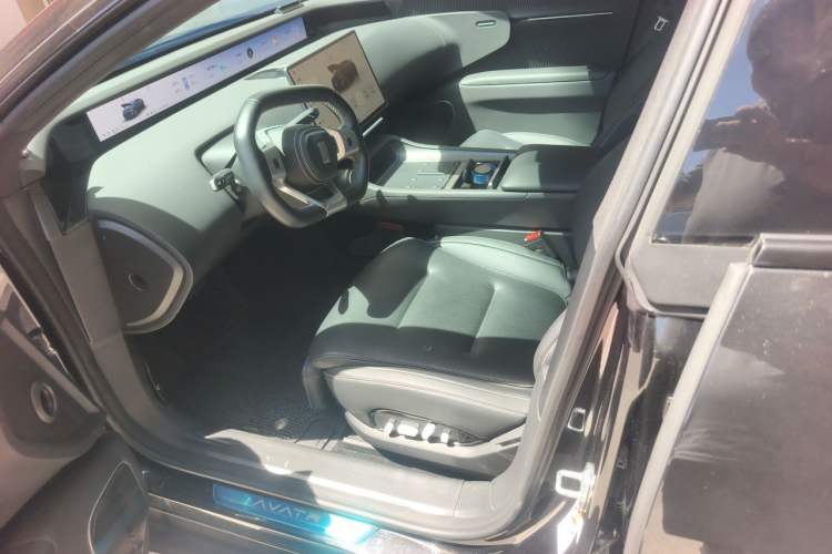 Used Avatr 12 2025 Max Extended-Range Edition Left Front Seat