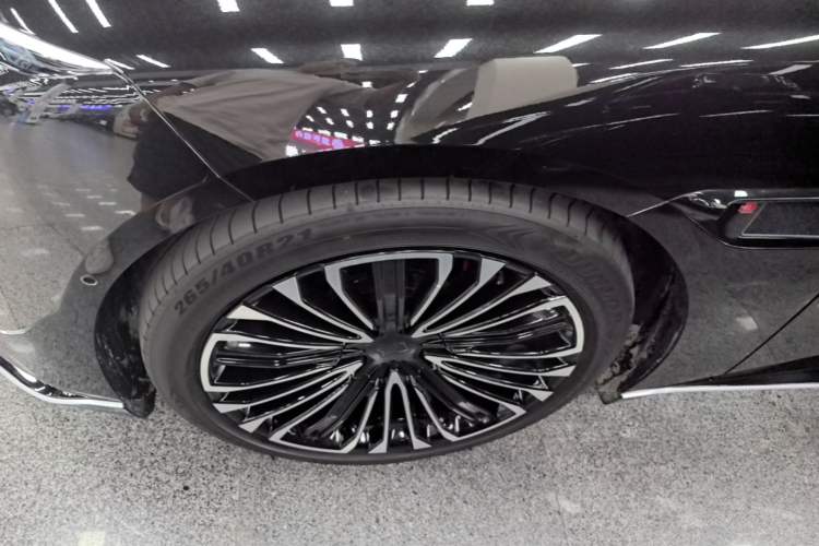 Used Avatr 12 2025 Updated Ultra All-Electric Four-Wheel Drive Left Front Wheel Hub