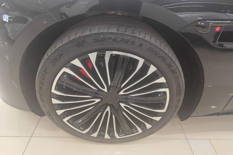 Used Avatr 12 2025 Ultra Extended-Range Edition Left Front Wheel Hub