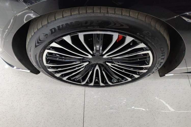 Used Avatr 12 2025 Updated Ultra All-Electric Four-Wheel Drive Left Front Wheel Hub