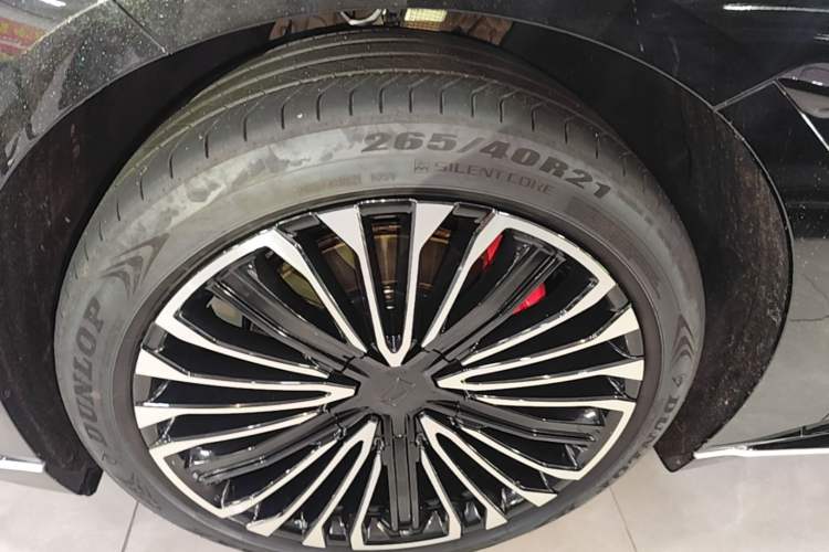 Used Avatr 12 2025 Updated Ultra All-Electric Four-Wheel Drive Left Front Wheel Hub