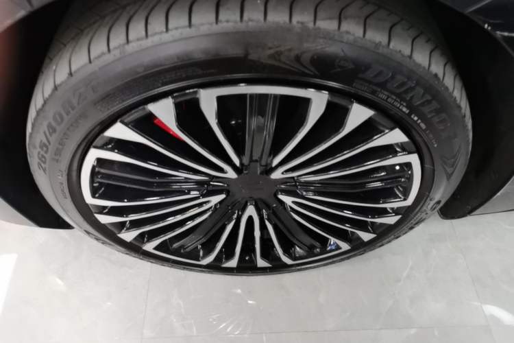 Used Avatr 12 2025 Ultra Extended-Range Edition Left Front Wheel Hub