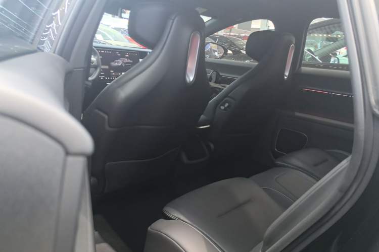 Used Avatr 12 2025 Refresh Max Extended-Range Version Left Rear Seat