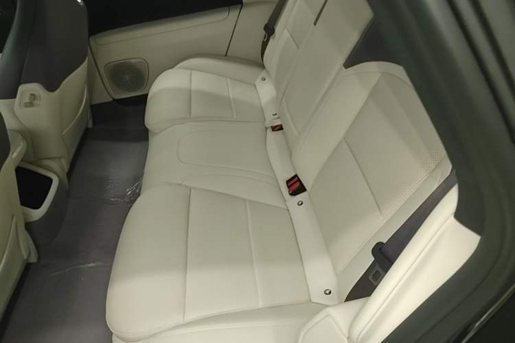Used Avatr 12 2025 Updated Ultra All-Electric Four-Wheel Drive Left Rear Seat