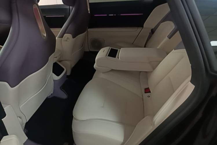 Used Avatr 12 2025 Max Extended-Range Edition Left Rear Seat