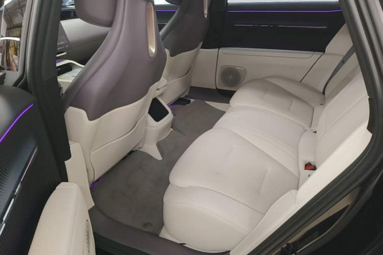 Used Avatr 12 2025 Max Extended-Range Edition Left Rear Seat