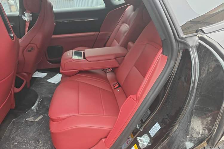 Used Avatr 12 2025 Updated Ultra All-Electric Four-Wheel Drive Left Rear Seat