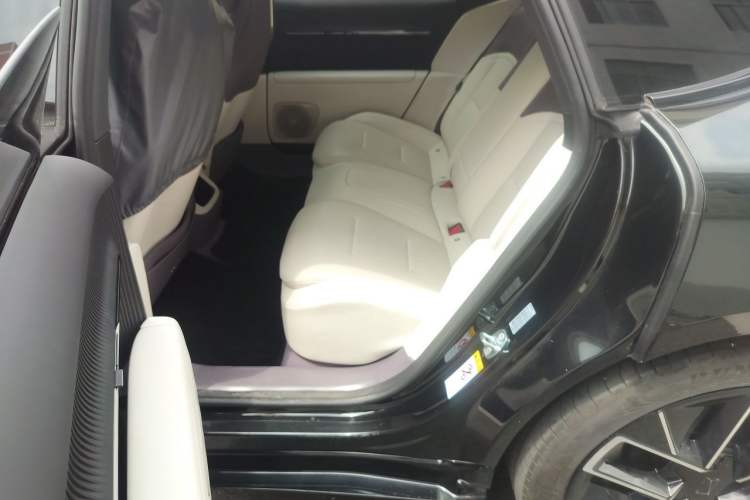 Used Avatr 12 2025 Max Extended-Range Edition Left Rear Seat