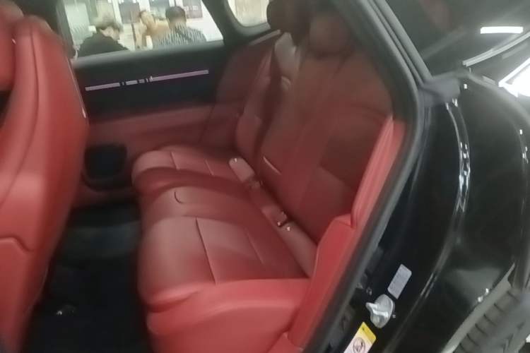 Used Avatr 12  Left Rear Seat