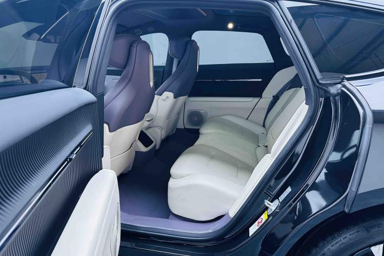 Used Avatr 12 2025 Ultra Extended-Range Edition Left Rear Seat