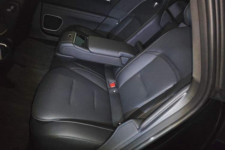 Used Avatr 12 2025 Ultra Extended-Range Edition Left Rear Seat