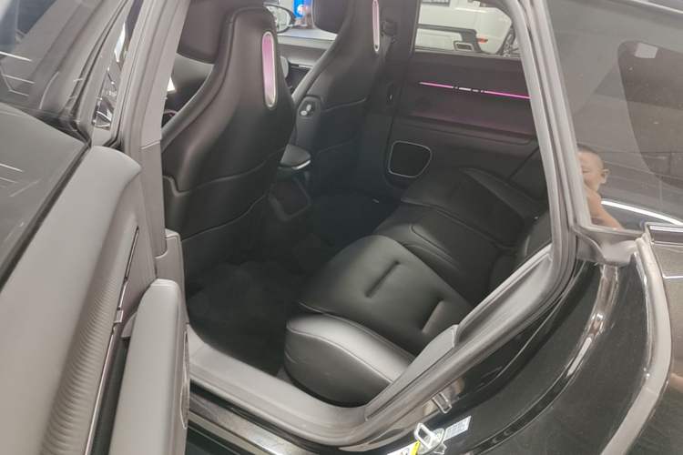 Used Avatr 12 2025 Ultra Extended-Range Edition Left Rear Seat