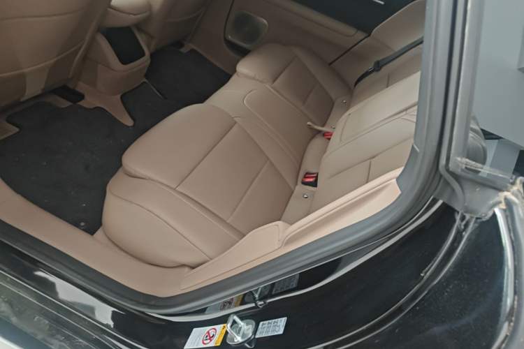 Used Avatr 12 2025 Updated Ultra All-Electric Four-Wheel Drive Left Rear Seat