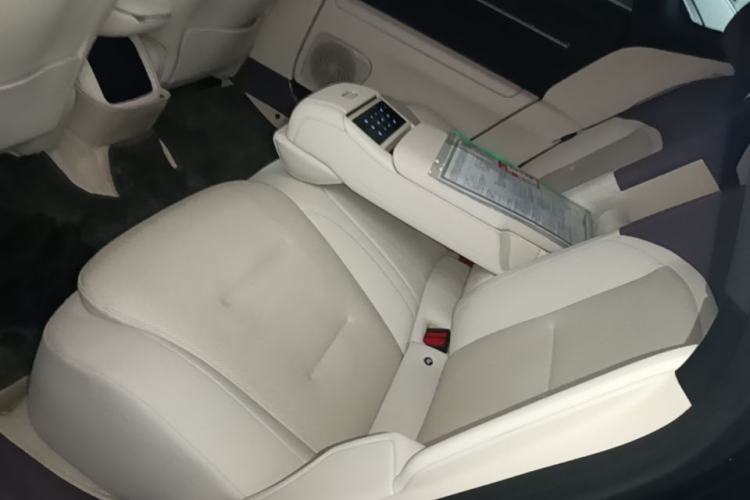 Used Avatr 12 2025 Ultra Extended-Range Edition Left Rear Seat