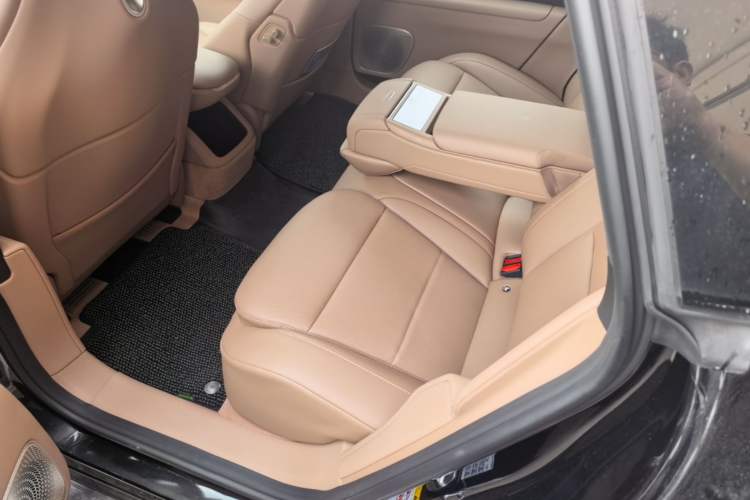 Used Avatr 12 2025 Updated Ultra All-Electric Four-Wheel Drive Left Rear Seat