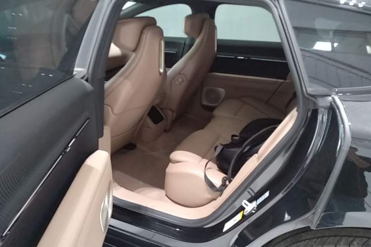 Used Avatr 12 2025 Updated Ultra All-Electric Four-Wheel Drive Left Rear Seat