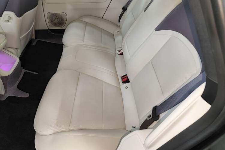 Used Avatr 12 2025 Updated Ultra All-Electric Four-Wheel Drive Left Rear Seat