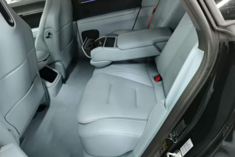 Used Avatr 12 2025 Ultra Extended-Range Edition Left Rear Seat
