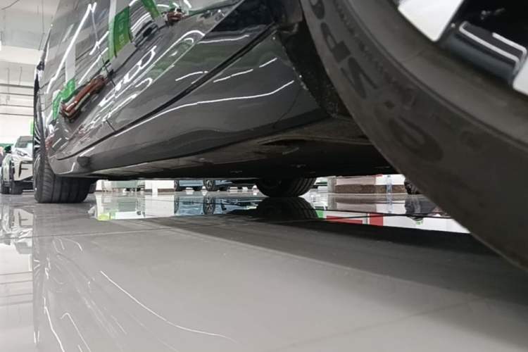 Used Avatr 12 2025 Updated Ultra All-Electric Four-Wheel Drive Left Side Sill