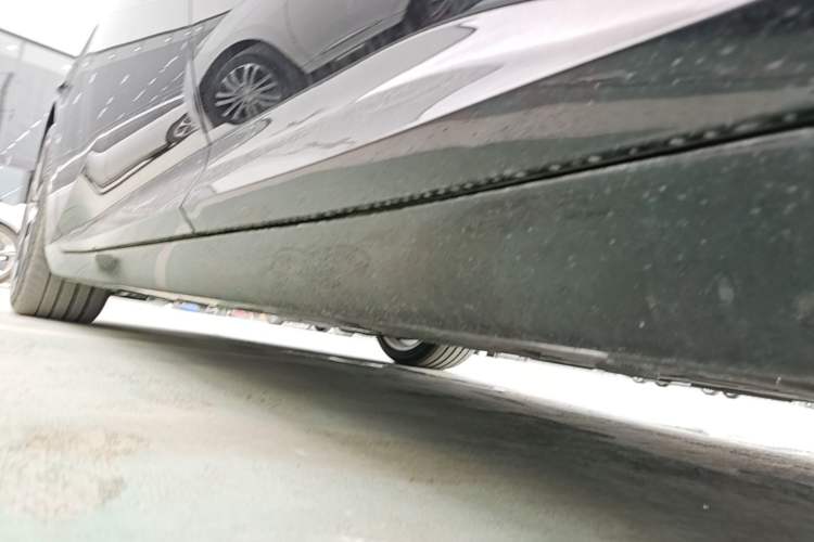 Used Avatr 12 2025 Updated Ultra All-Electric Four-Wheel Drive Left Side Sill
