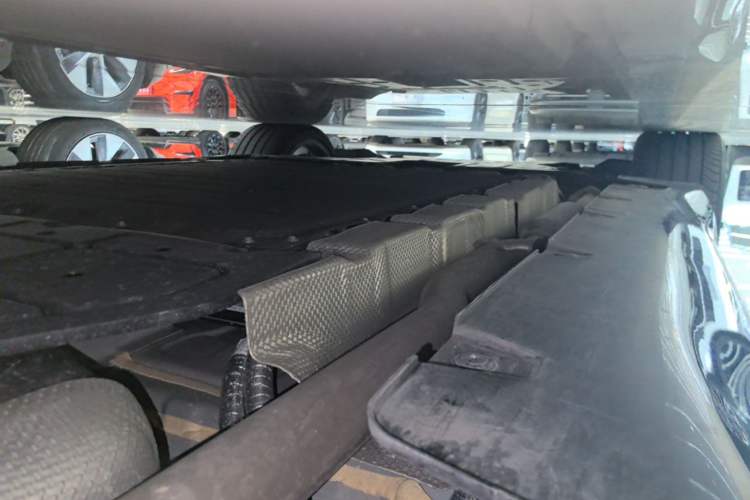 Used Avatr 12 2025 Refresh Max Extended-Range Version Left Side Sill