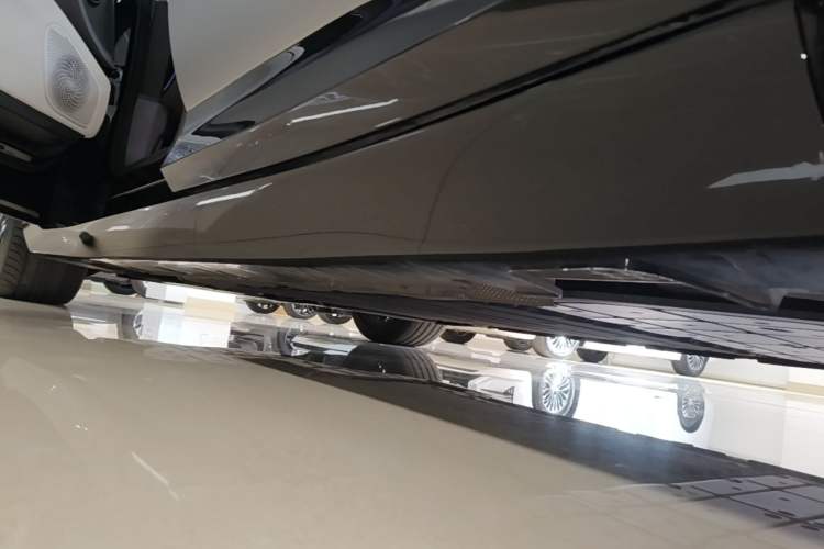 Used Avatr 12 2025 Max Extended-Range Edition Left Side Sill