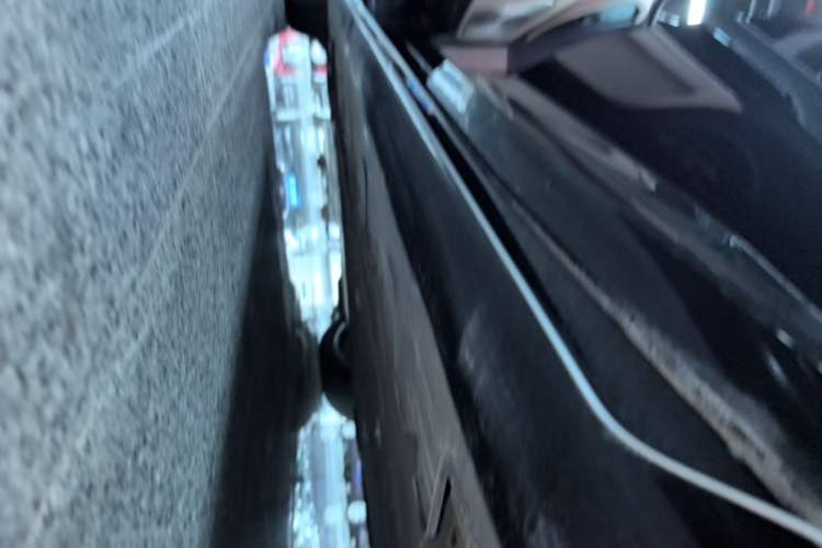 Used Avatr 12 2025 Updated Ultra All-Electric Four-Wheel Drive Left Side Sill