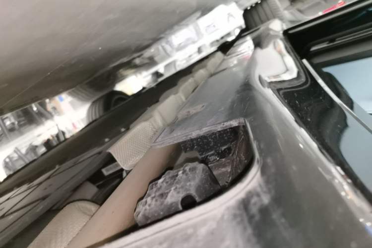 Used Avatr 12 2025 Ultra Extended-Range Edition Left Side Sill