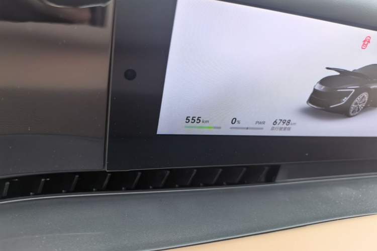 Used Avatr 12 2025 Updated Ultra All-Electric Four-Wheel Drive Odometer Close Up