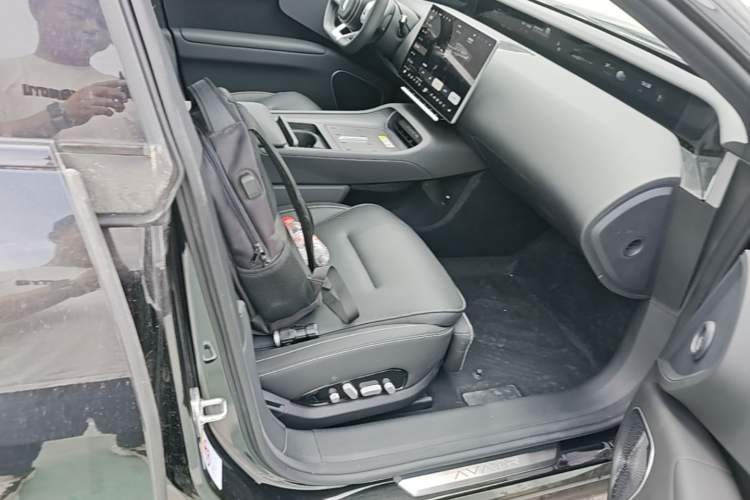 Used Avatr 12 2025 Updated Ultra All-Electric Four-Wheel Drive Right Front Seat