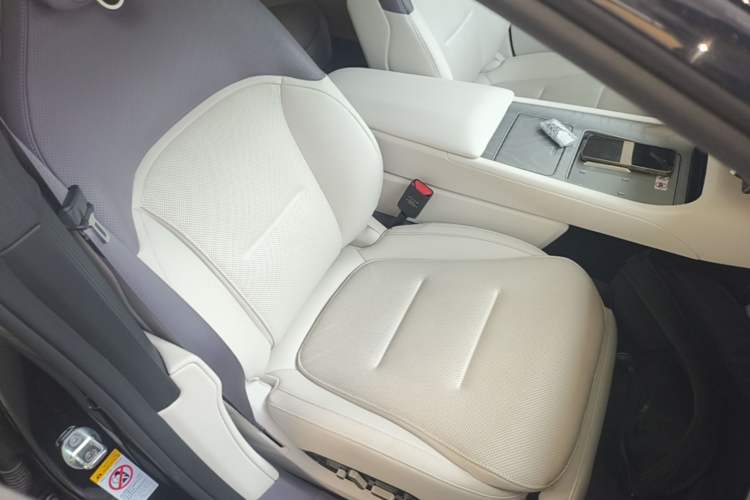 Used Avatr 12 2025 Year Updated Ultra Extended-Range Version Right Front Seat