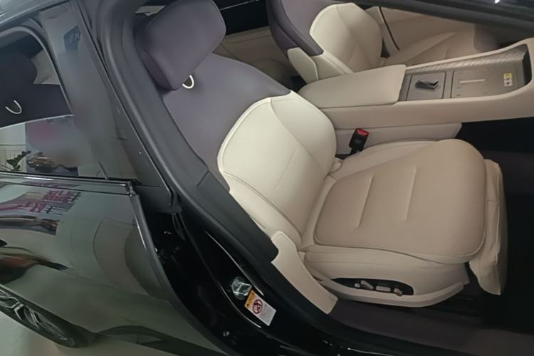 Used Avatr 12 2025 Max Extended-Range Edition Right Front Seat