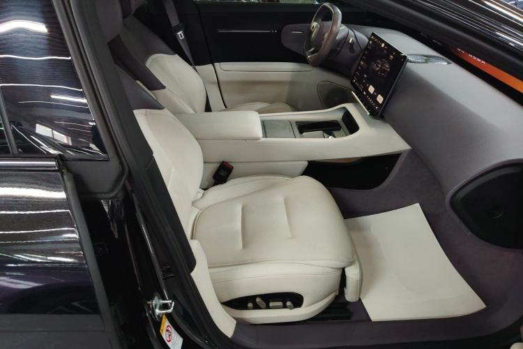 Used Avatr 12 2025 Max Extended-Range Edition Right Front Seat