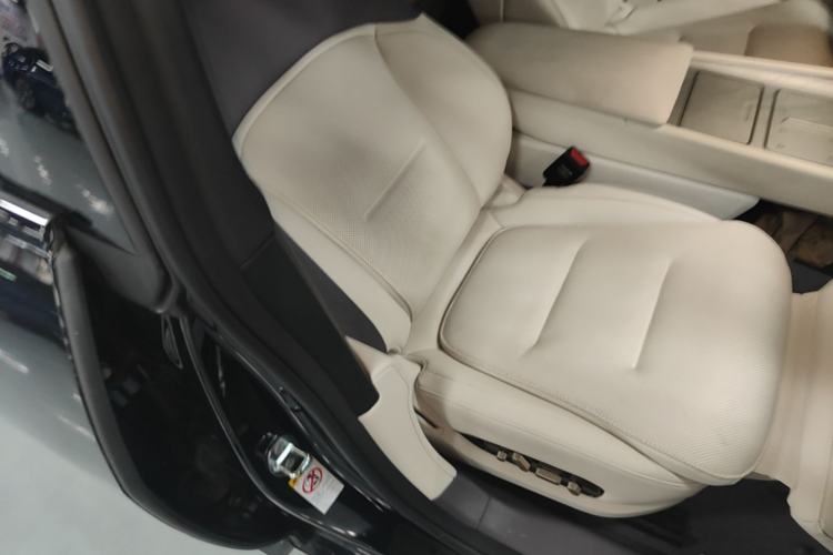 Used Avatr 12 2025 Max Extended-Range Edition Right Front Seat