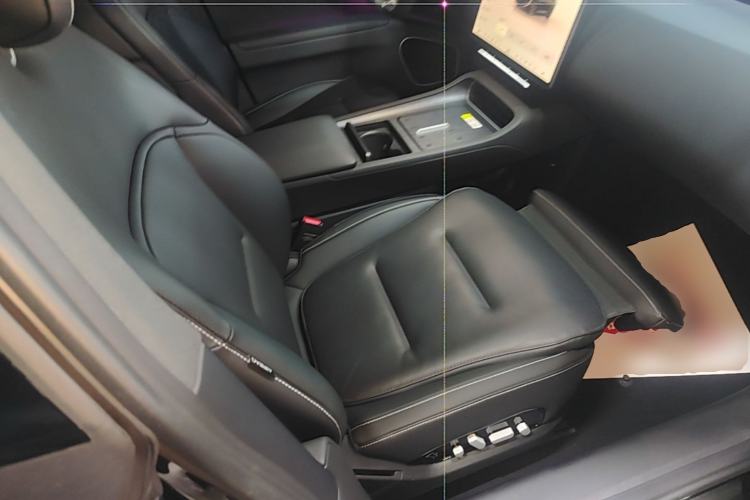 Used Avatr 12 2025 Max Extended-Range Edition Right Front Seat