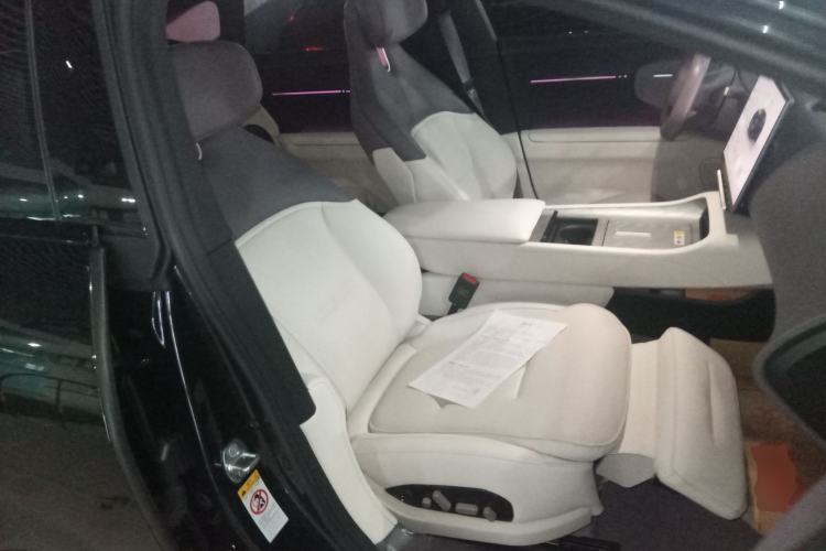 Used Avatr 12 2025 Ultra Extended-Range Edition Right Front Seat