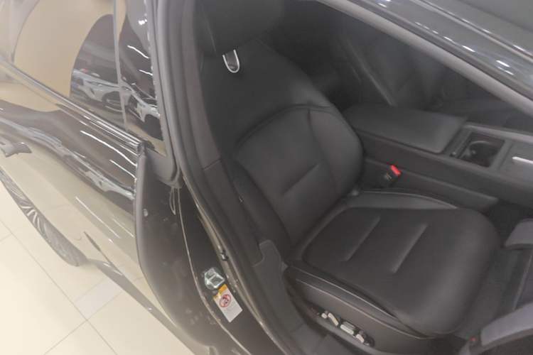 Used Avatr 12 2025 Ultra Extended-Range Edition Right Front Seat