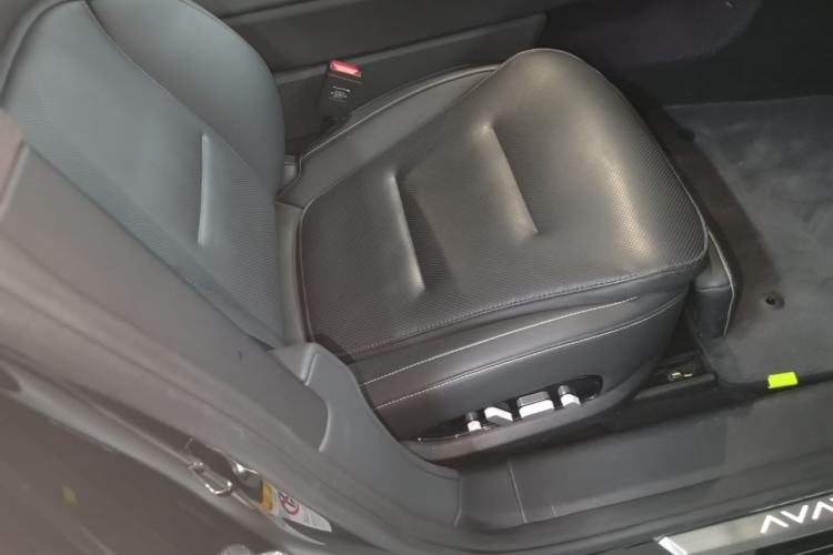 Used Avatr 12 2025 Ultra Extended-Range Edition Right Front Seat