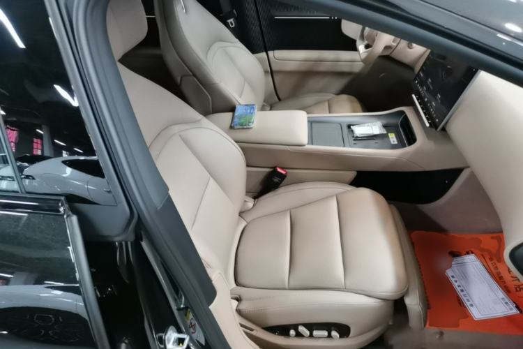 Used Avatr 12 2025 Updated Ultra All-Electric Four-Wheel Drive Right Front Seat