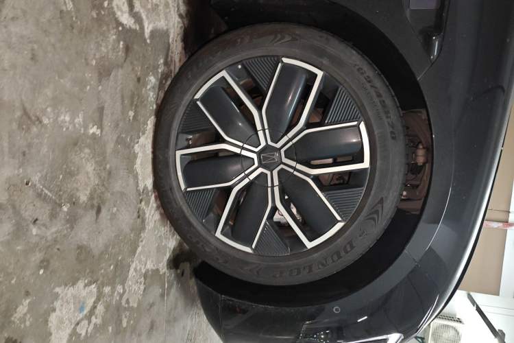 Used Avatr 12 2025 Max Extended-Range Edition Right Front Wheel Hub