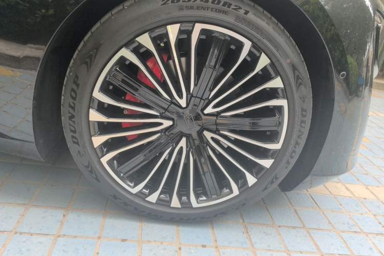 Used Avatr 12 2025 Updated Ultra All-Electric Four-Wheel Drive Right Front Wheel Hub