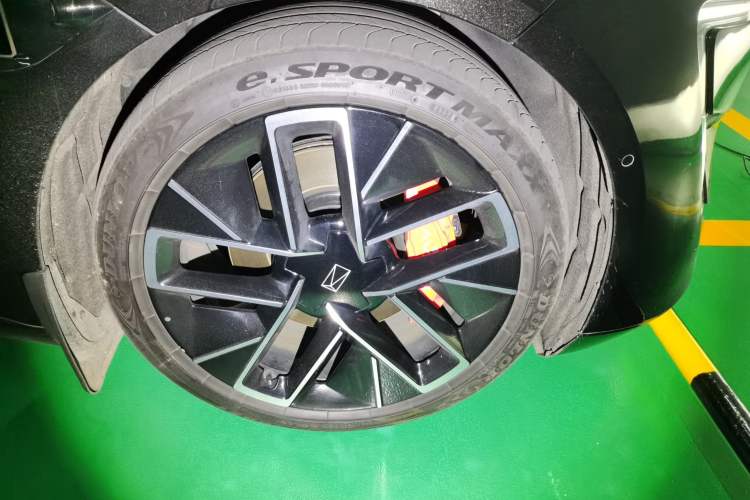 Used Avatr 12 2025 Max Extended-Range Edition Right Front Wheel Hub
