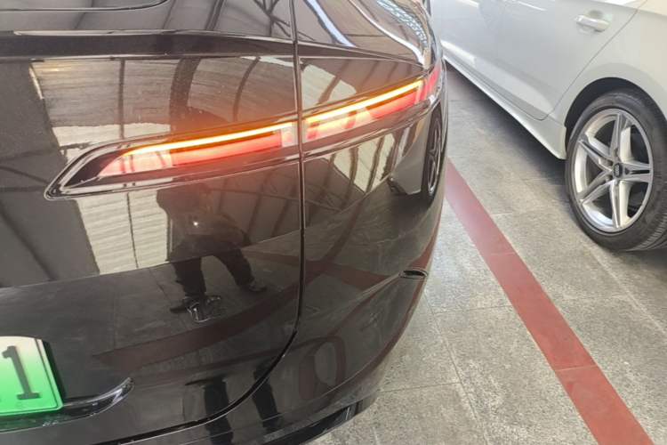 Used Avatr 12 2025 Year Updated Ultra Extended-Range Version Right Rear Taillight