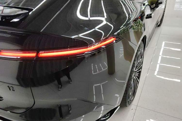 Used Avatr 12 2025 Updated Ultra All-Electric Four-Wheel Drive Right Rear Taillight