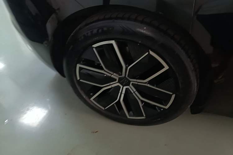 Used Avatr 12 2025 Max Extended-Range Edition Right Rear Wheel Hub