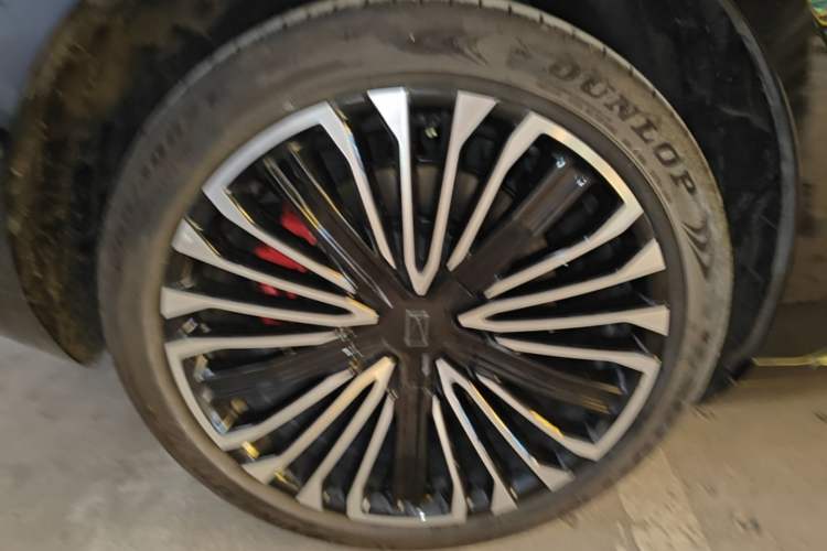 Used Avatr 12 2025 Updated Ultra All-Electric Four-Wheel Drive Right Rear Wheel Hub