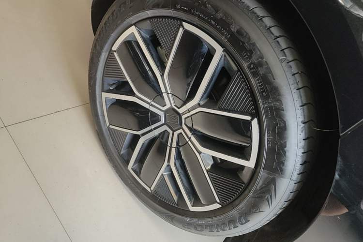 Used Avatr 12 2025 Max Extended-Range Edition Right Rear Wheel Hub